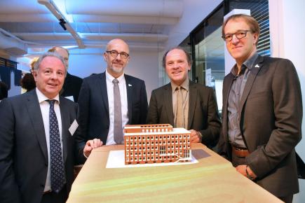 From left to right: Marnix Botte (IIC UGent), Ignace Lemahieu (DOZA UGent), Philippe Muyters (Flemish Government) and Rik Van de Walle (rector UGent)